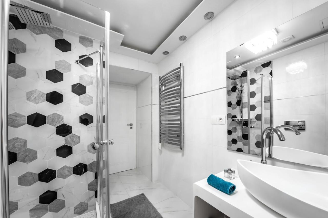 Kiraly 28-1 Entire Aircon Center Apartment บูดาเปสต์ ภายนอก รูปภาพ