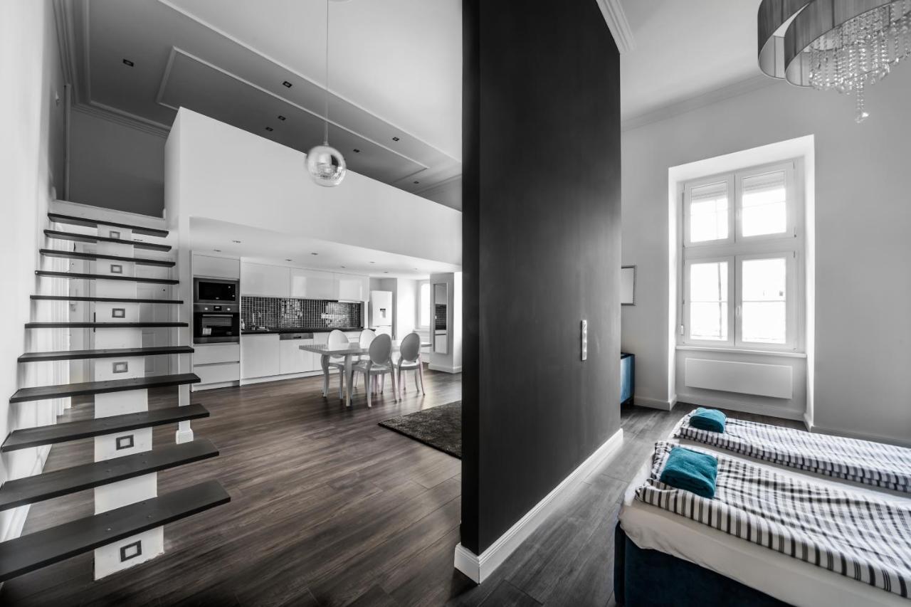 Kiraly 28-1 Entire Aircon Center Apartment บูดาเปสต์ ภายนอก รูปภาพ