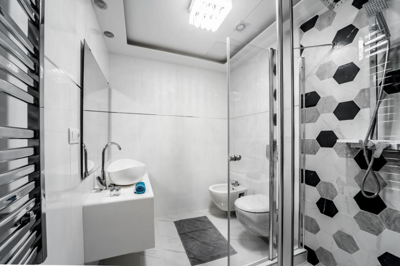 Kiraly 28-1 Entire Aircon Center Apartment บูดาเปสต์ ภายนอก รูปภาพ